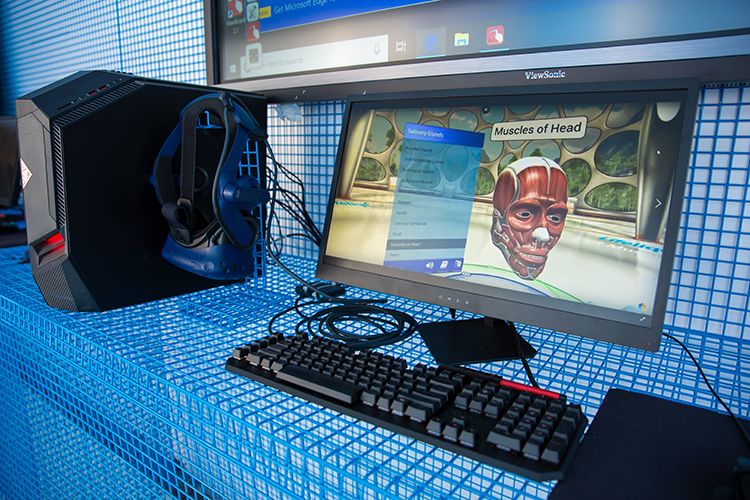 Intel’s Tech Learning Lab offers a virtual education, on wheels